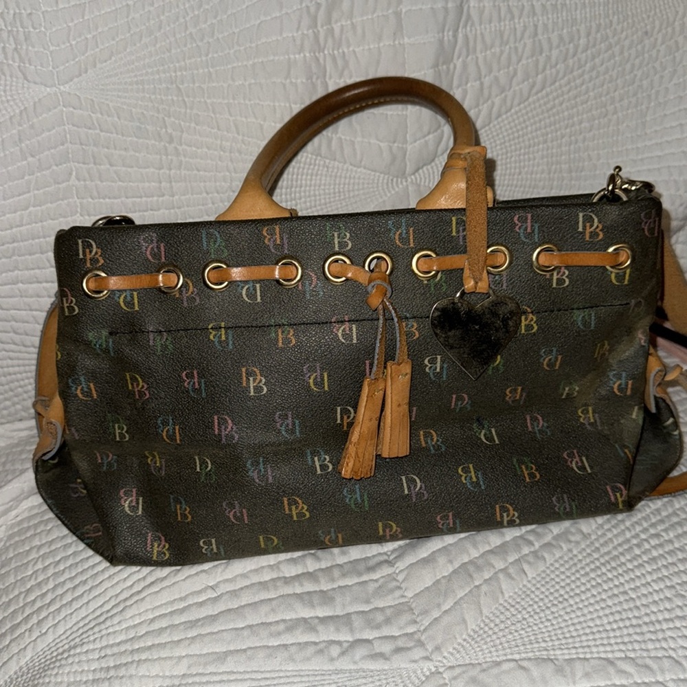 Dooney & Bourke Purse (SEE PIC)